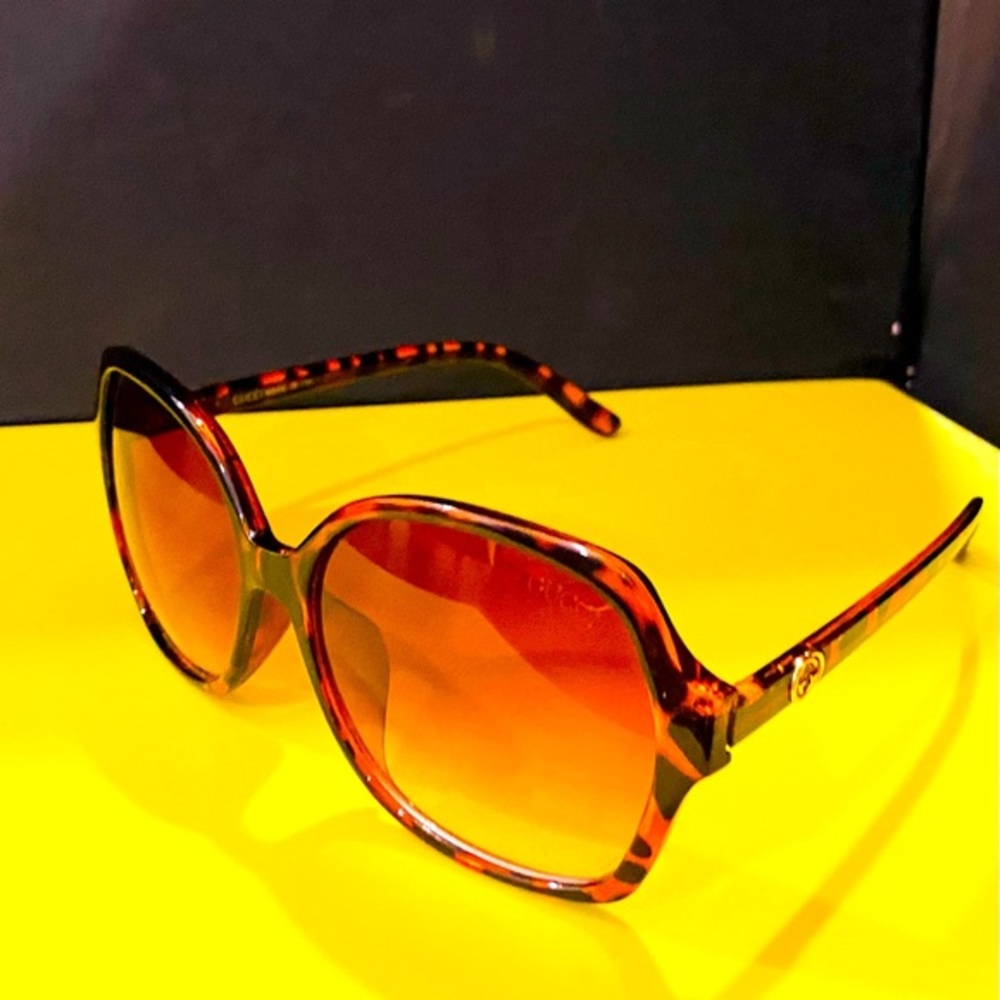 Oversized Sunglasses, Brown Frames Light Stylish - image 1